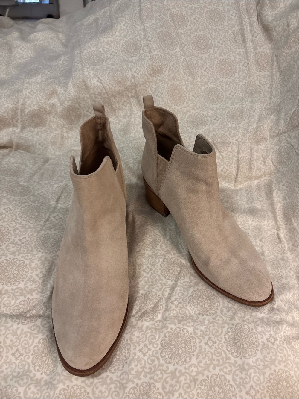 Dr. Scholl's Light Taupe Suede Chelsea Ankle Boots